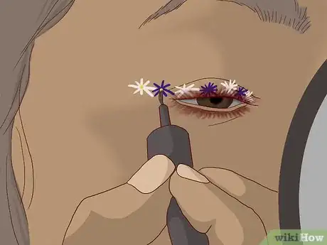 Image titled Do Floral Eyeliner Step 4