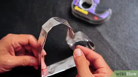 Image titled Make Cookie Cutters from Regular Aluminum Foil Step 6