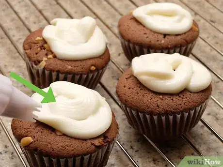 Image titled Freeze Cupcakes Step 5