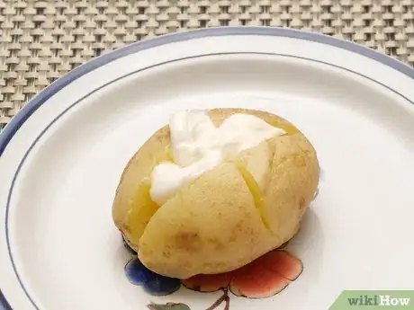 Image titled Cook a Potato in the Microwave Step 5