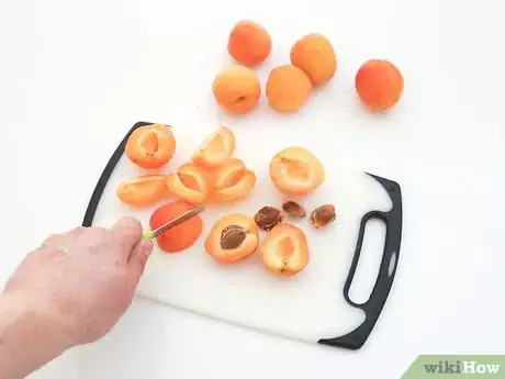 Image titled Make Apricot Jam Step 4