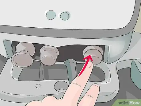 Image titled Start an Outboard Motor Step 11