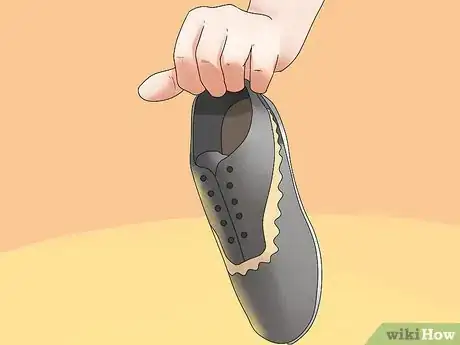 Image titled Decoupage Shoes Step 4