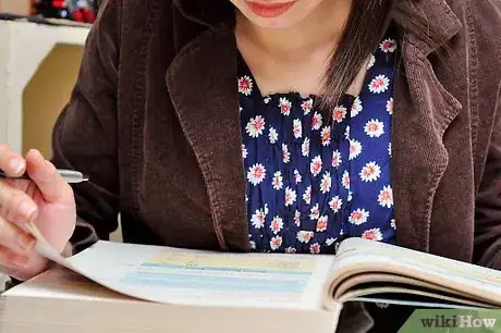 Image titled Get a Job as a Makeup Artist Step 7