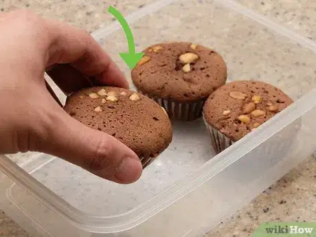 Image titled Freeze Cupcakes Step 2