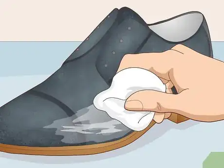 Image titled Keep Suede Shoes from Scuffing Step 9