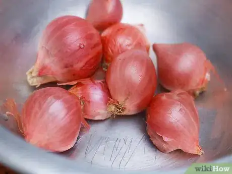 Image titled Peel Cipollini Onions Step 7