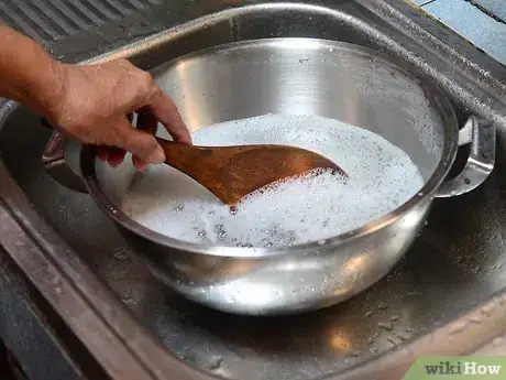 Image titled Clean a Fondue Pot Step 11