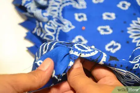 Image titled Make a Pillow Out of a Bandana Step 18