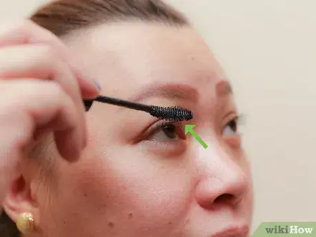 Image titled Make Your Eyelashes Look Longer Without the Expensive Mascaras Step 4