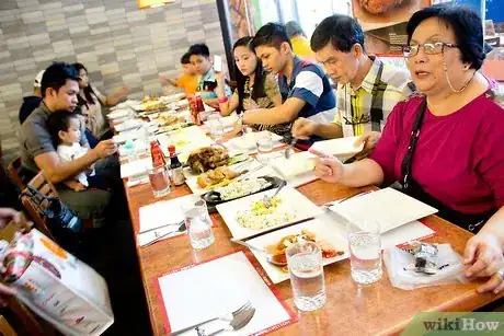 Image titled Make Good Tips As a Waiter Step 5