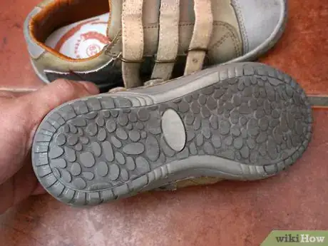 Image titled Fit Your Kid for Shoes Step 2