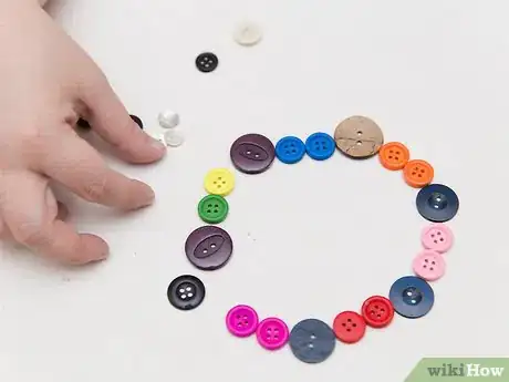 Image titled Make a Button Necklace Step 2