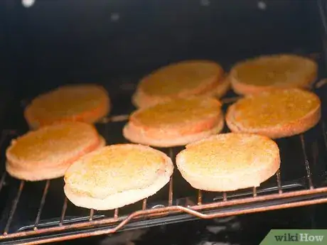 Image titled Make Eggs Benedict Step 4