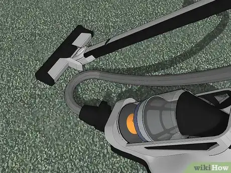 Image titled Remove Old Carpeting Step 5