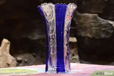 Image titled Arrange Flowers in a Large Vase Step 3