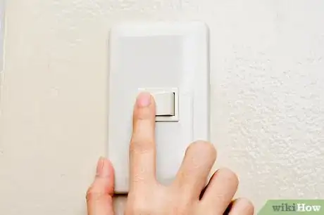 Image titled Combat Dysphoria While Bathing Step 1