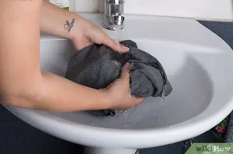 Image titled Tie Dye Using Rit Powder Step 13