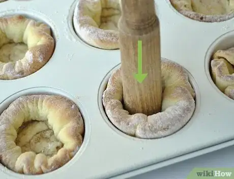 Image titled Make Cinnamon Roll Cups Step 5
