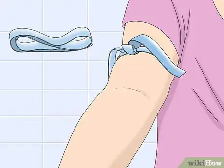 Image titled Inject Into a Vein Step 7