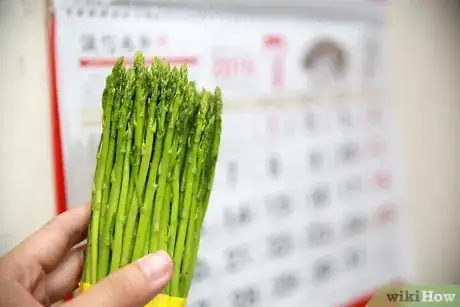 Image titled Eat Asparagus Step 2