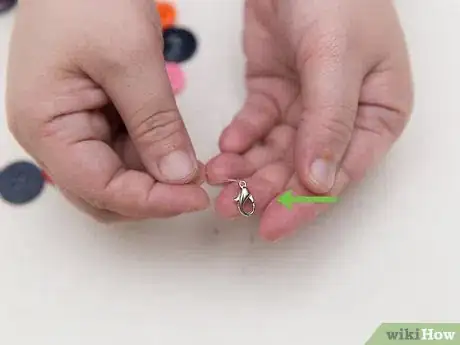 Image titled Make a Button Necklace Step 4