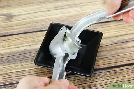 Image titled Make Sweet Onion Sauce Step 1