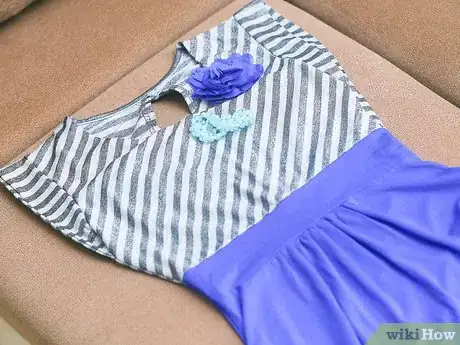 Image titled Make Blue Eyes Stand Out Step 9