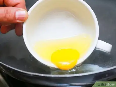 Image titled Make Eggs Benedict Step 11