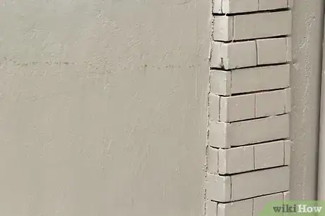 Image titled Use Matte Paint Step 2