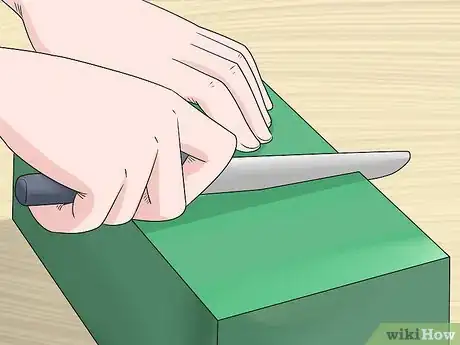 Image titled Arrange Roses in a Box Step 8