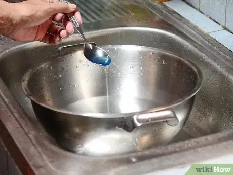 Image titled Clean a Fondue Pot Step 6