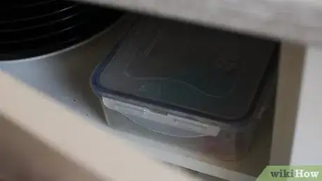 Image titled Store Fondant Decorations Step 4