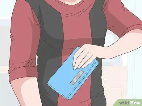 Image titled Wear a Clutch Step 7