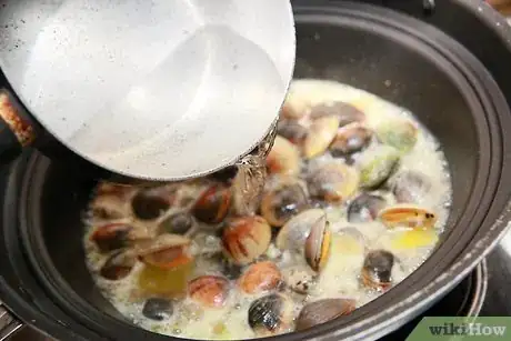 Image titled Cook Little Neck Clams Step 8