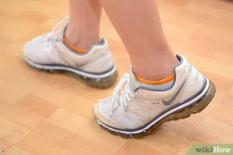 Image titled Choose Comfortable Walking Shoes Step 6