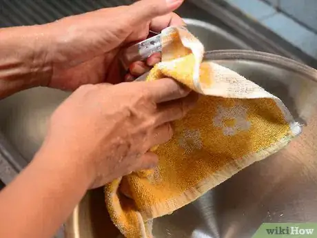 Image titled Clean a Fondue Pot Step 12