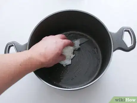 Image titled Clean a Dutch Oven Step 17