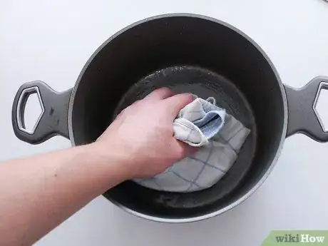 Image titled Clean a Dutch Oven Step 14