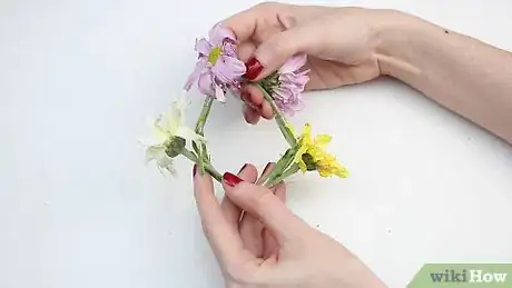 Image titled Make a Daisy Chain Step 5
