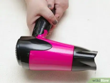 Image titled Deal With Frizzy Hair Step 10