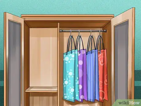 Image titled Store Gift Bags Step 8