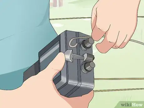Image titled Install and Use a Temporary Electric Fence for Cattle Step 8