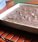 Make a Spongy Chocolate Cake