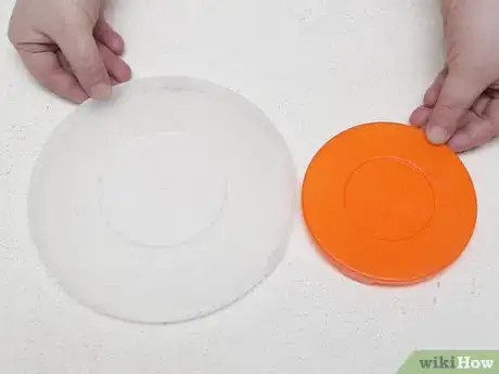 Image titled Make a Paper Wreath Step 1