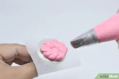 Image titled Make Icing Flowers Step 18