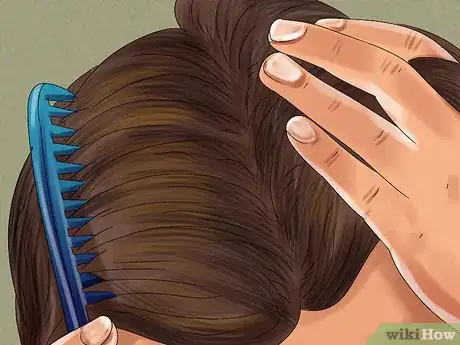 Image titled Razor Cut Your Own Hair Step 9