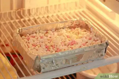 Image titled Make Layered Rice Krispie Treats Step 16