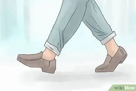 Image titled Handle Long Layovers at an Airport Step 11