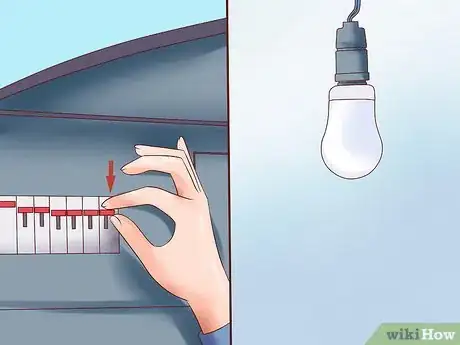 Image titled Remove a Broken Lightbulb from the Socket Step 5